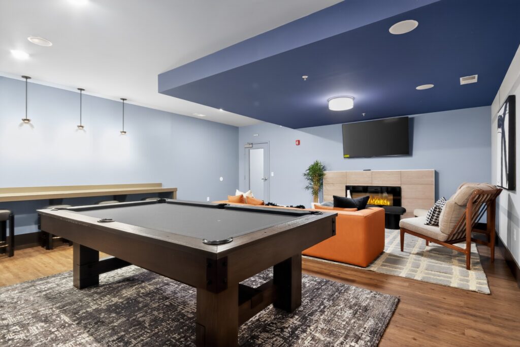 5th floor resident lounge and game room